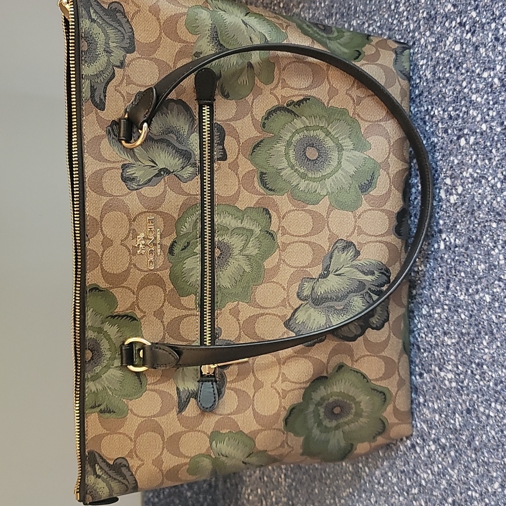 GALLERY TOTE IN SIGNATURE CANVAS WITH KAFFE FASSETT PRINT